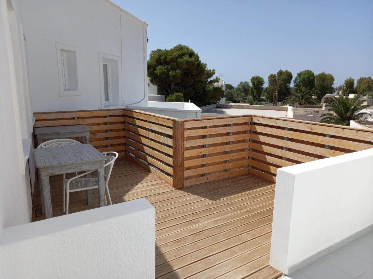 Aparthotel Three Harites Perissa  Exterior foto