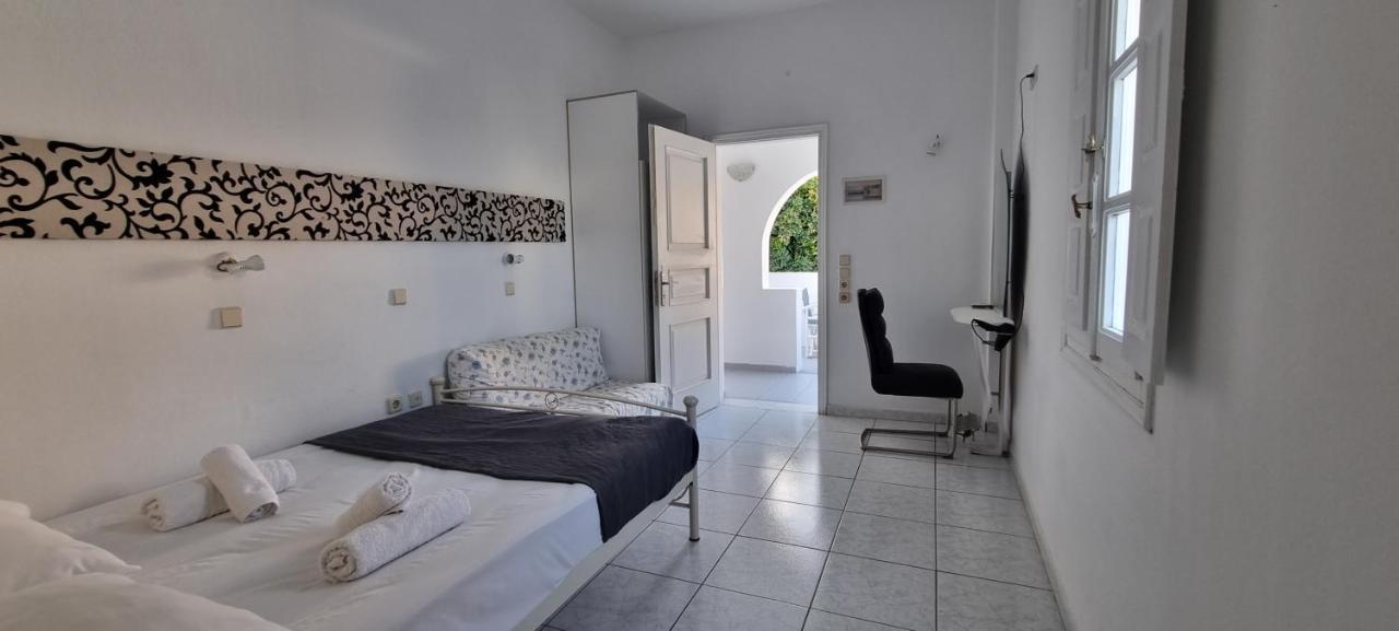 Aparthotel Three Harites Perissa  Exterior foto