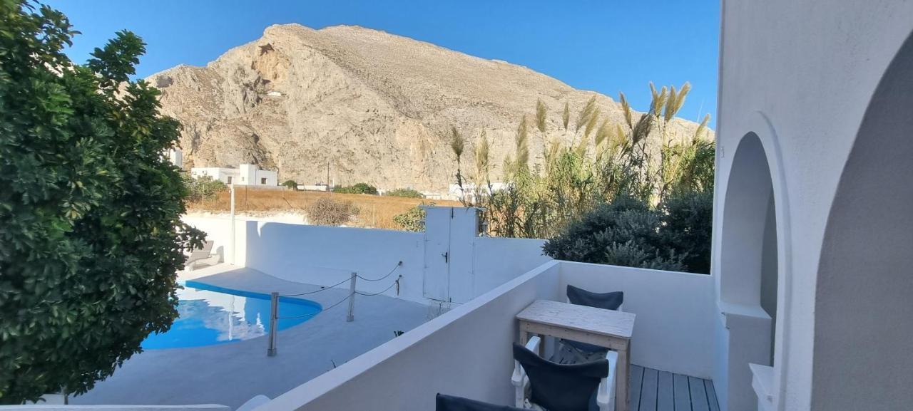 Aparthotel Three Harites Perissa  Exterior foto