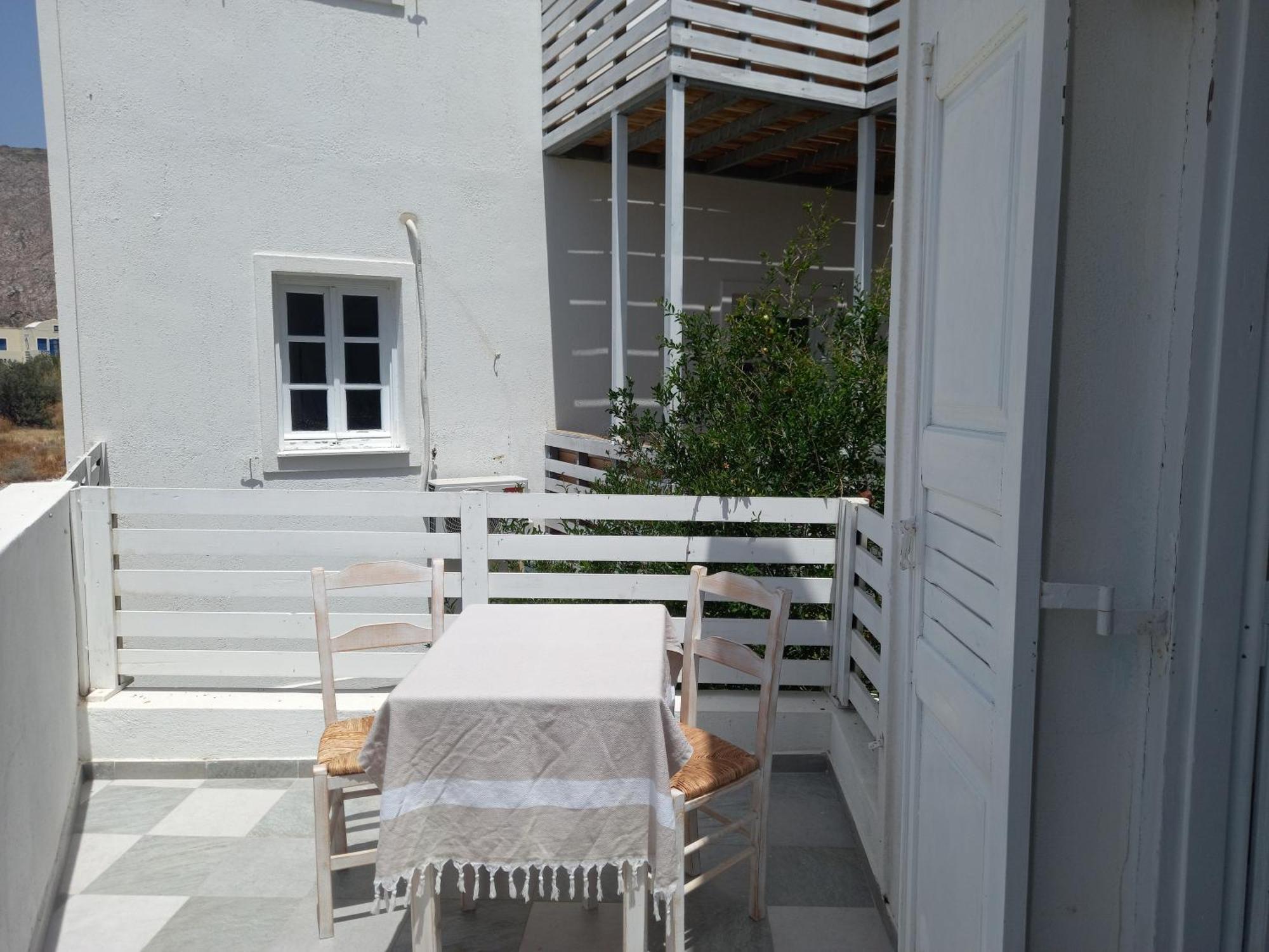 Aparthotel Three Harites Perissa  Zimmer foto