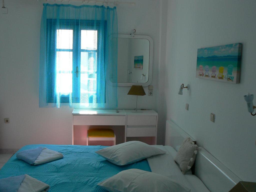 Aparthotel Three Harites Perissa  Exterior foto