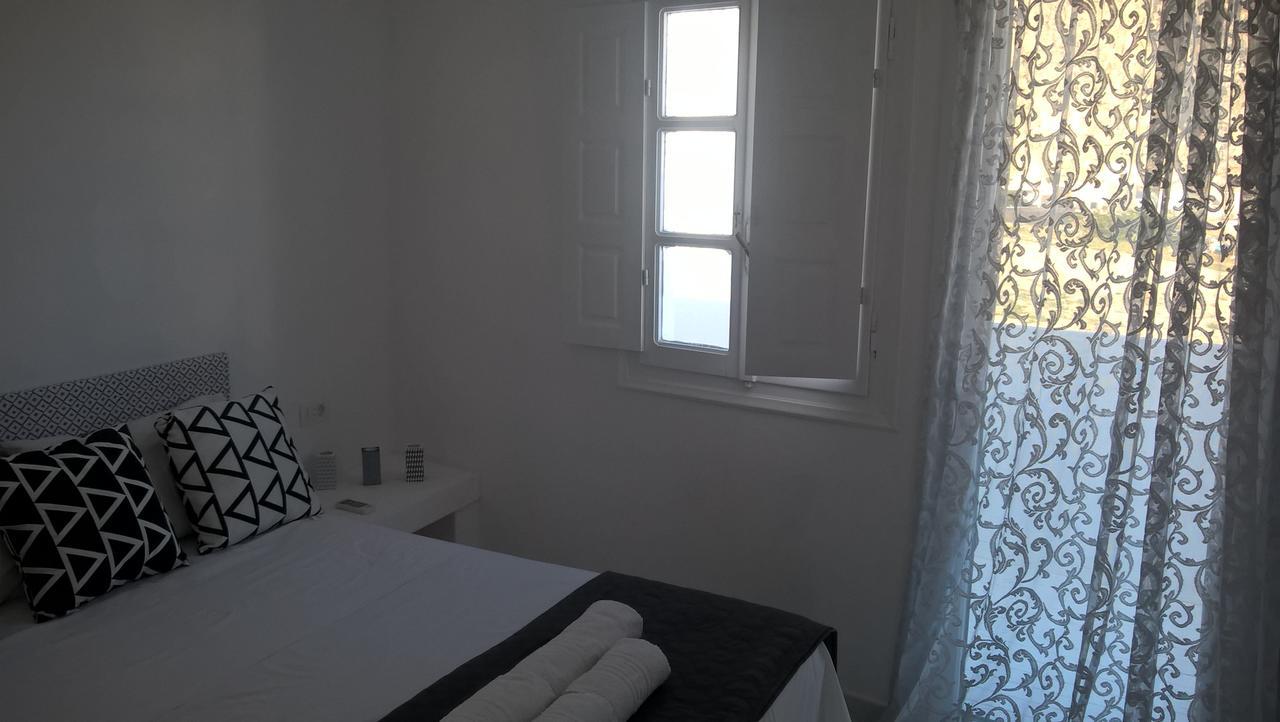 Aparthotel Three Harites Perissa  Exterior foto